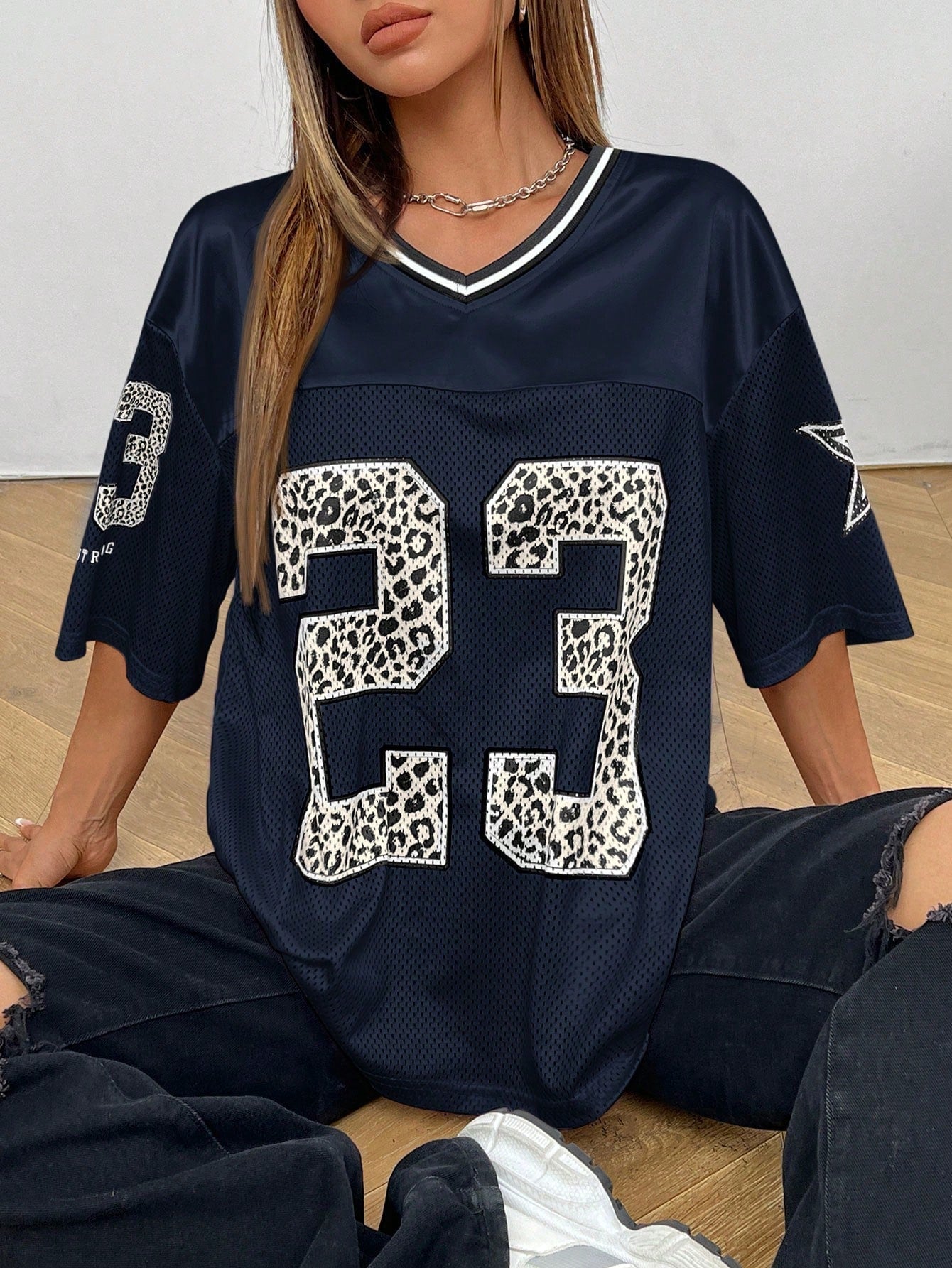 Oversized Jersey Shirt with Animal Print – Sporty, Trendy & Ready for Street Style