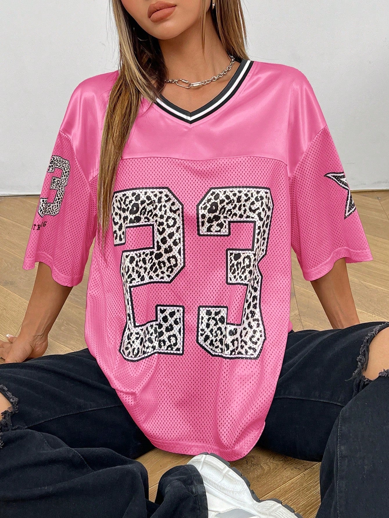 Oversized Jersey Shirt with Animal Print – Sporty, Trendy & Ready for Street Style