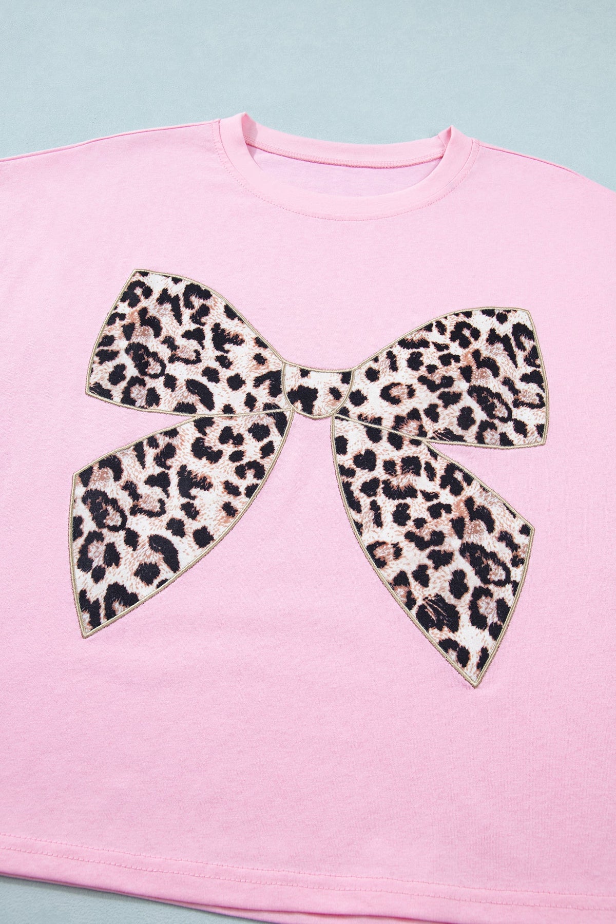 Cotton T-shirt with embroidered leopard bow and crew neck