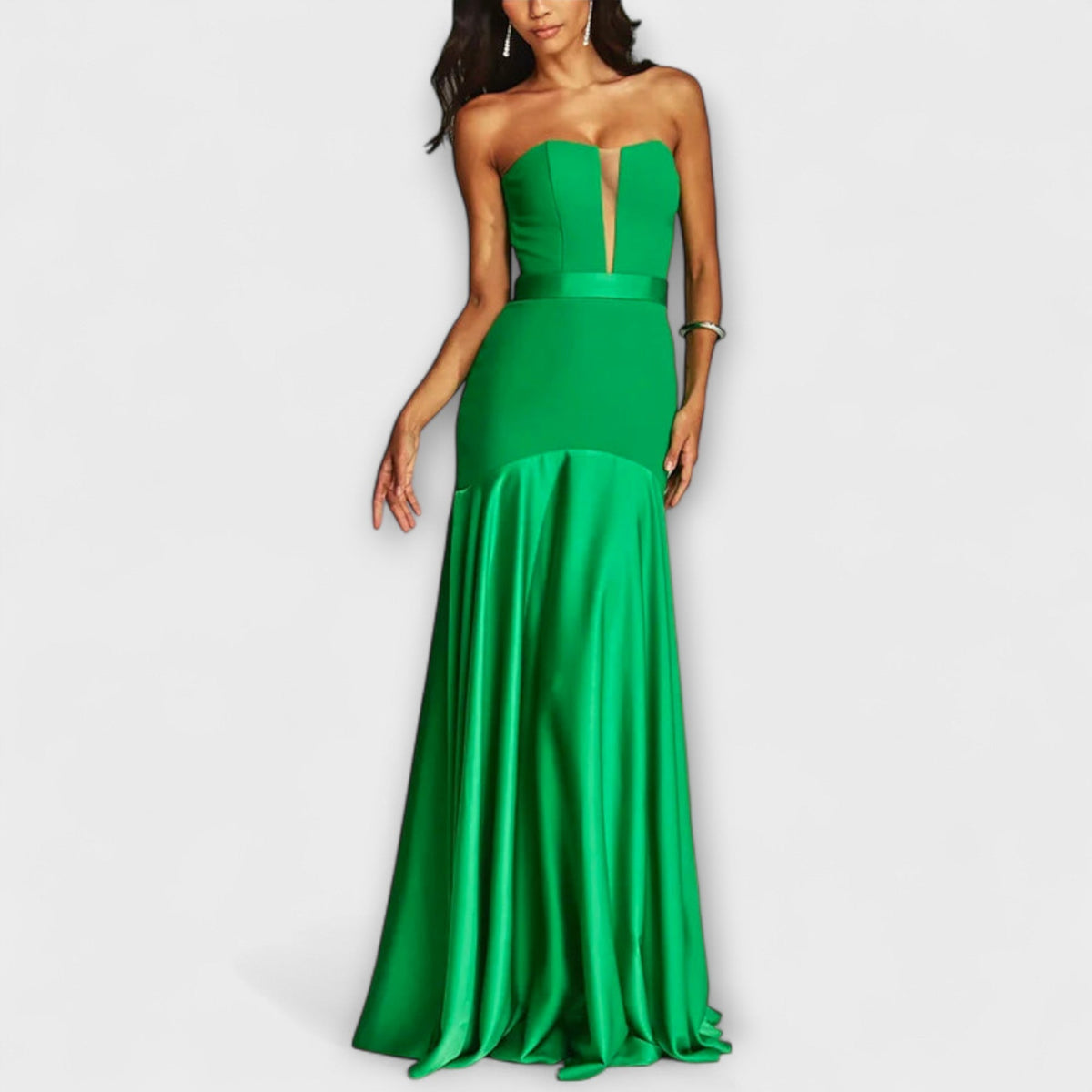 Vada Off-Shoulder Maxi Dress in Flowing Fabric