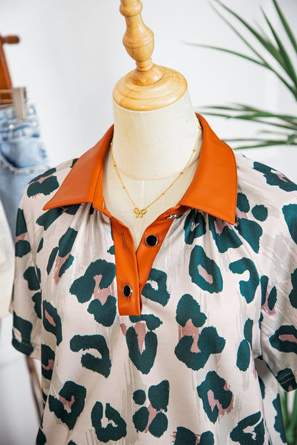 Casual Short-Sleeve Blouse with Leopard Print and Contrast Collar