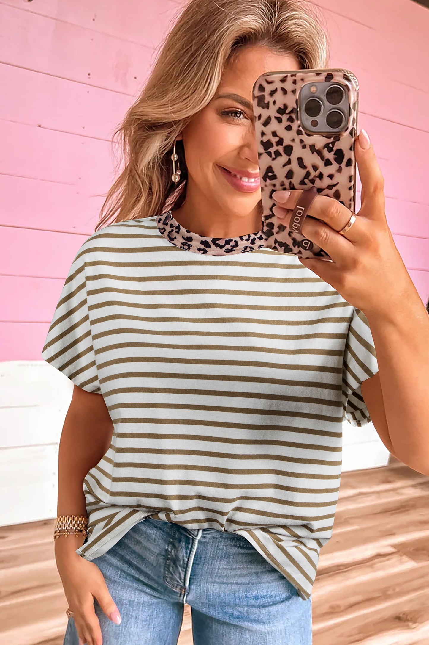 Wide crew neck T-shirt with khaki stripes and leopard patchwork