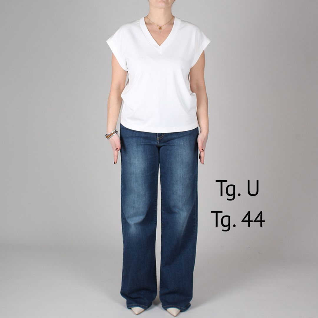 Anna V-Neck T-shirt