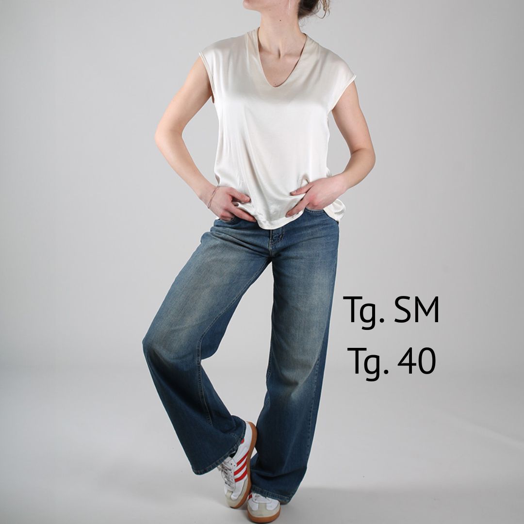 Blouse with V-neck