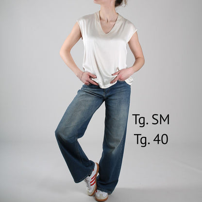Blouse with V-neck