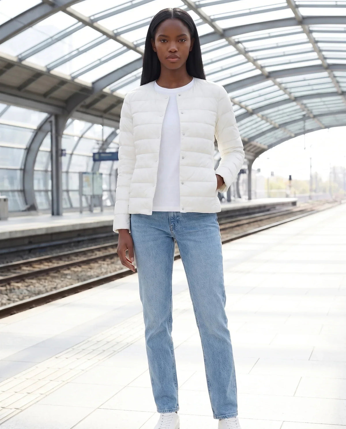 Lightweight Puffer Jacket with Convertible Collar