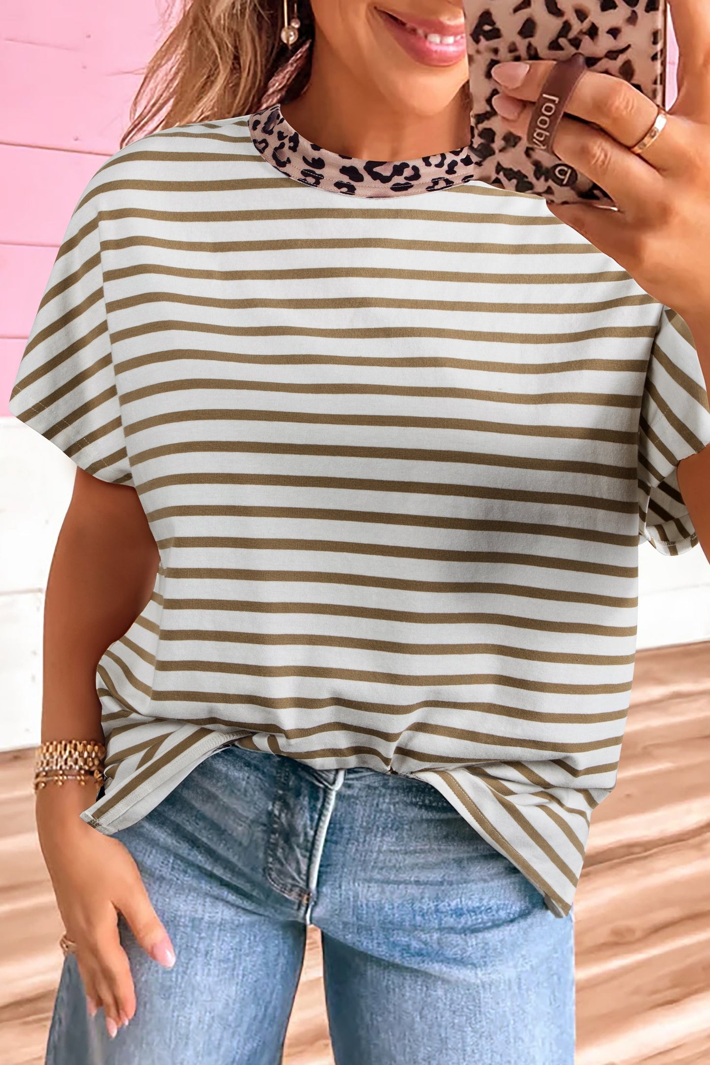 Wide crew neck T-shirt with khaki stripes and leopard patchwork