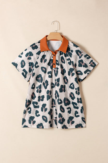 Casual Short-Sleeve Blouse with Leopard Print and Contrast Collar